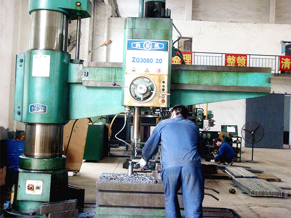 Radial drilling machine